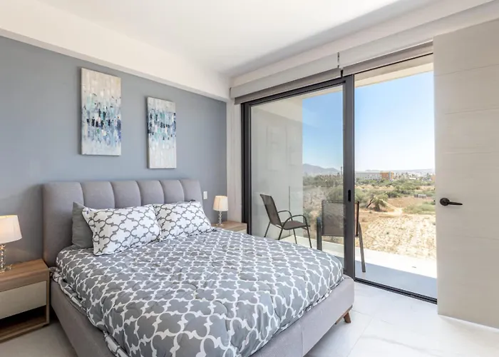 New 2 Bedroom Right Next To The - Pool Сasa de vacaciones