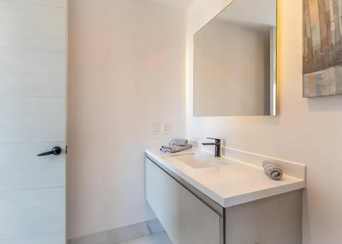 New 2 Bedroom Right Next To The - Pool